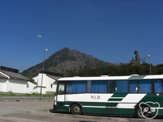 lantauisland_busstop_buddha