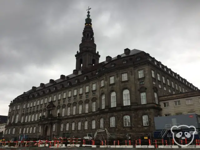 copenhagen-christiansborg-slot-exterior