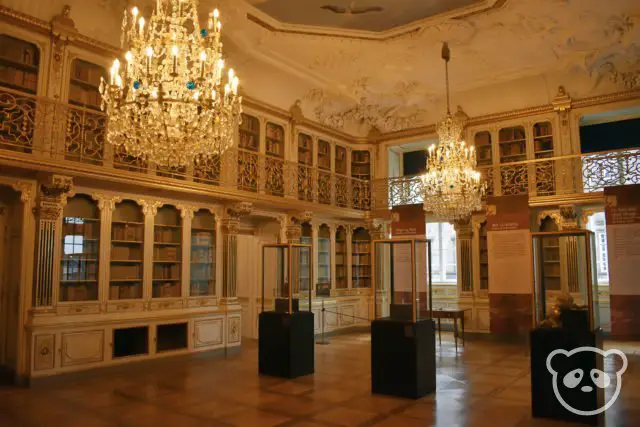 copenhagen-christiansborg-slot-queens-library
