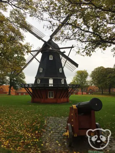 copenhagen-kastellet-windmill-cannon