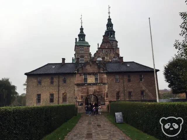 copenhagen-rosenborg-slot-front