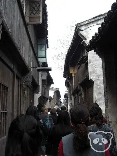 Crowds of people in Wuzhen