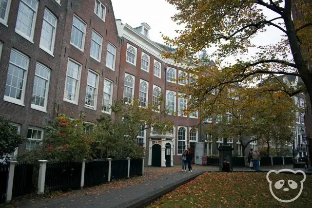 Begijnhof courtyard