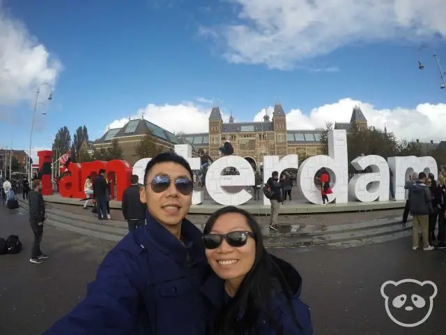 Selfie at IAmsterdam sign